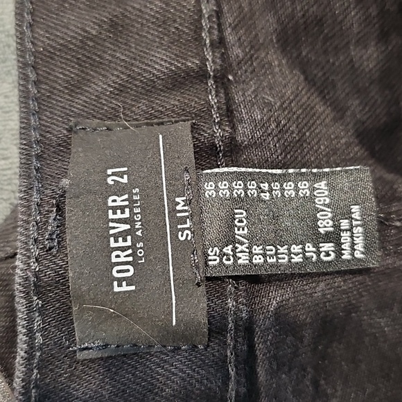 Forever 21 Mens black ripped jeans like new. Size 36 - Picture 9 of 10